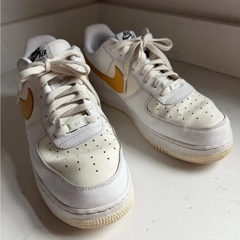 Nike‎ AF1 sz 12 yellow/white
